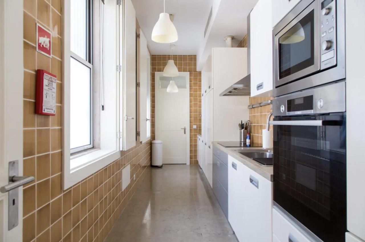 Ferienwohnung Beautiful 3-Story House In Chiado With A 40M² Private Terrace Lissabon Exterior foto